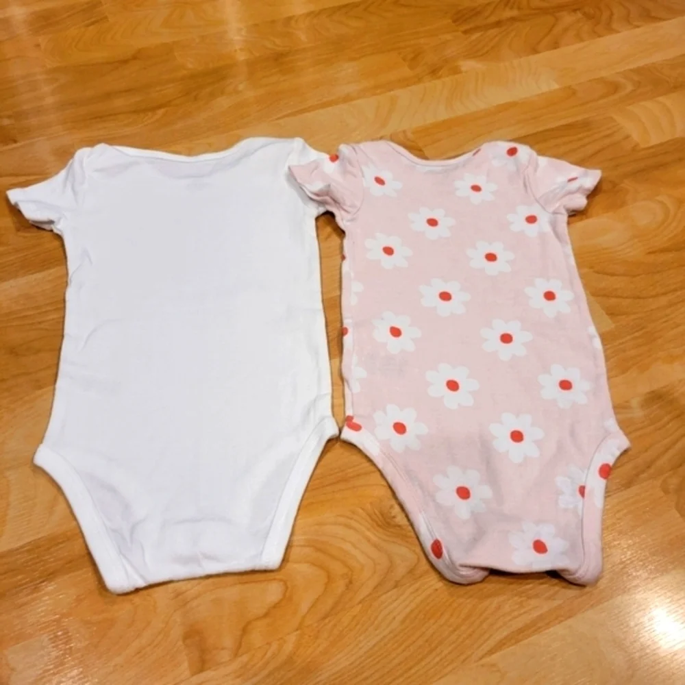 Carter's Short Sleeve Onesie Bundle Size 24 Months